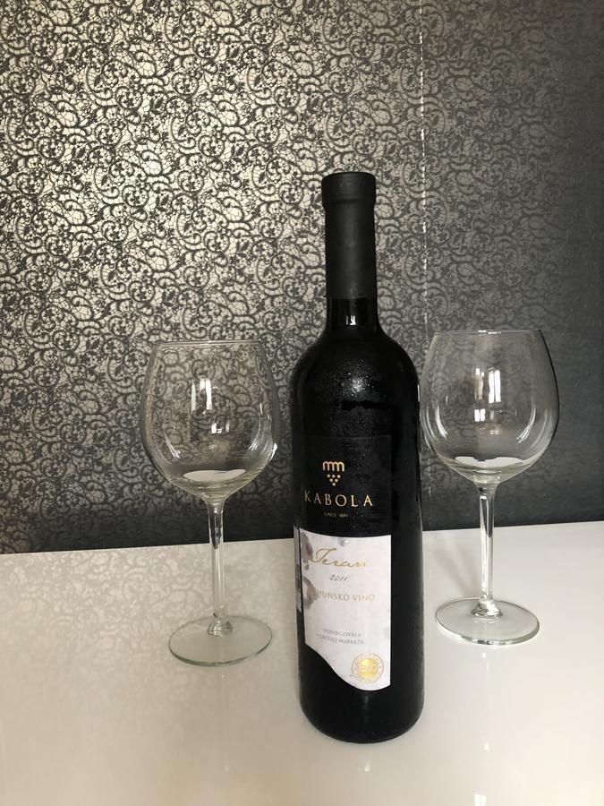 Apartment Tomas Kaštela Екстериор снимка