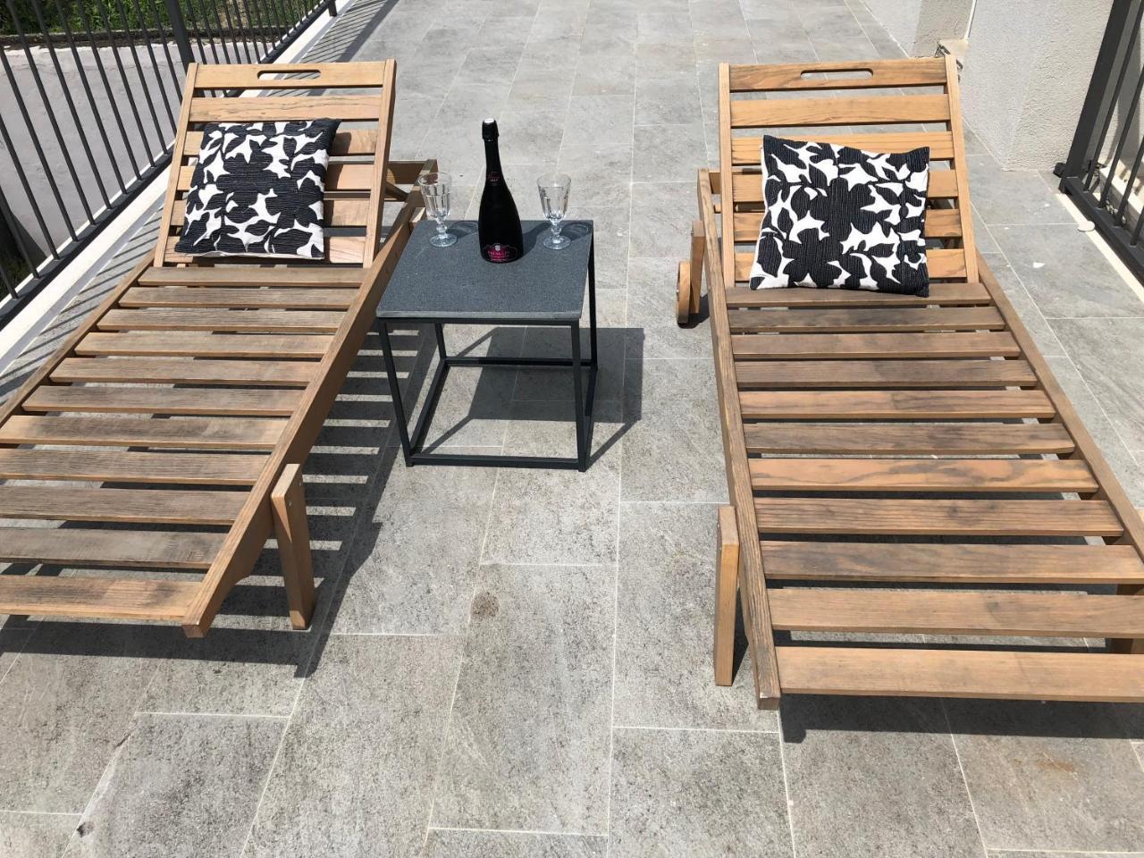 Apartment Tomas Kaštela Екстериор снимка