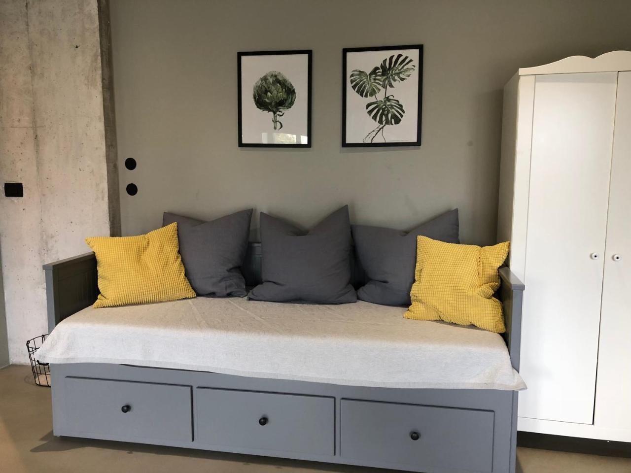 Apartment Tomas Kaštela Екстериор снимка